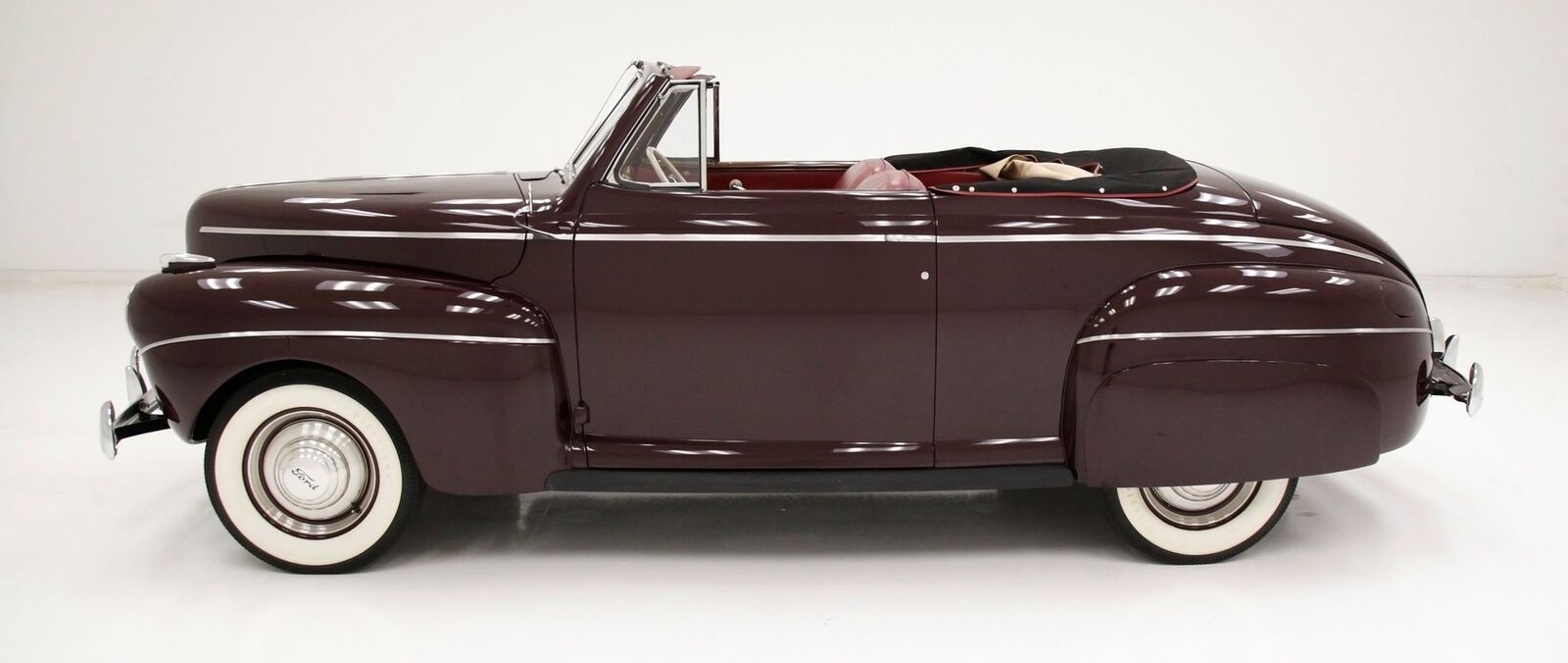 Ford-Super-Deluxe-Cabriolet-1941-Burgundy-Red-1608-3