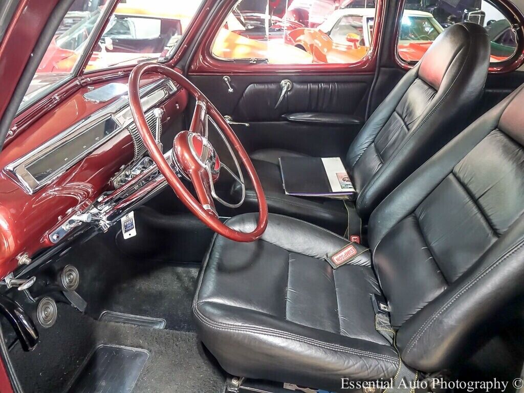 Ford-Super-Deluxe-Coupe-1941-Red-Black-0-11