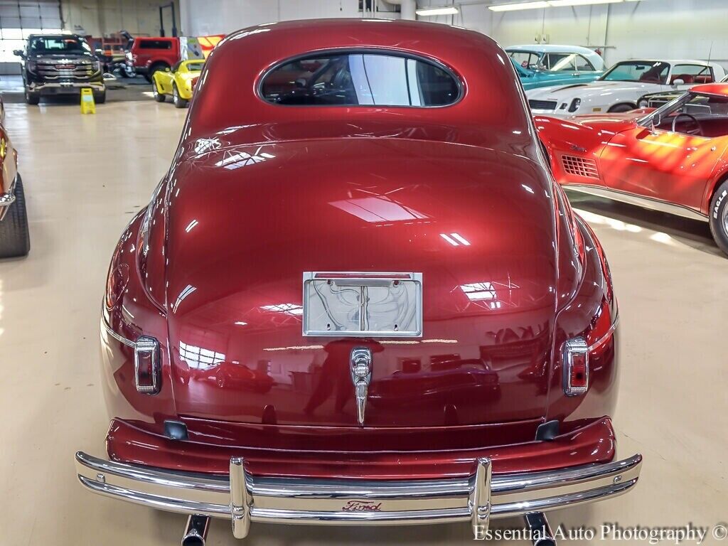 Ford-Super-Deluxe-Coupe-1941-Red-Black-0-7