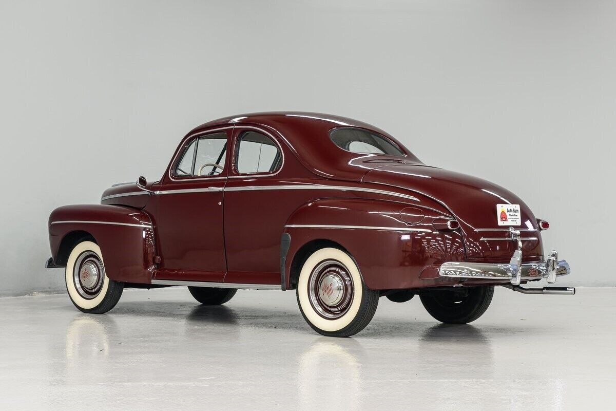 Ford-Super-Deluxe-Coupe-1946-Burgundy-Gray-4686-3