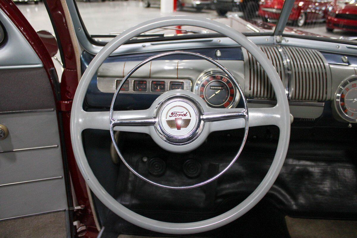 Ford-Super-Deluxe-Coupe-1946-Dynamic-Maroon-Gray-51512-10