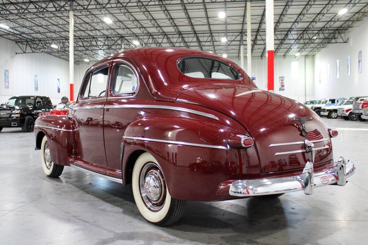 Ford-Super-Deluxe-Coupe-1946-Dynamic-Maroon-Gray-51512-3