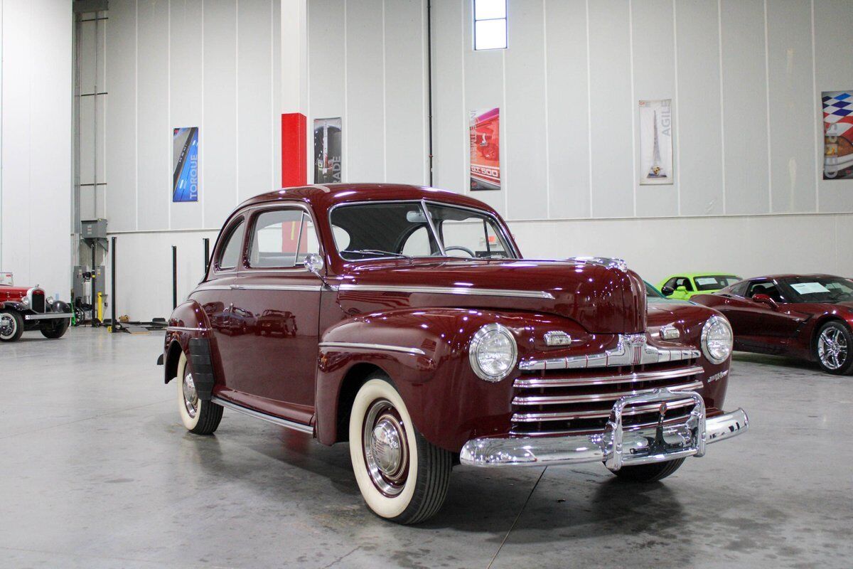 Ford-Super-Deluxe-Coupe-1946-Dynamic-Maroon-Gray-51512-7