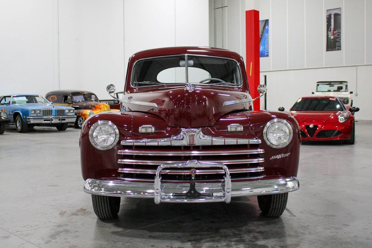 Ford-Super-Deluxe-Coupe-1946-Dynamic-Maroon-Gray-51512-8