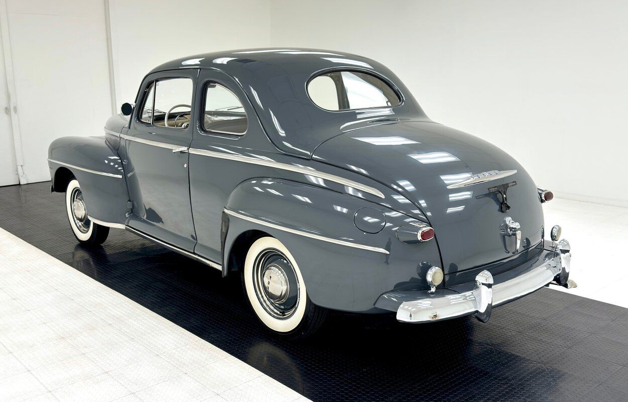 Ford-Super-Deluxe-Coupe-1948-Gray-Tan-4682-2