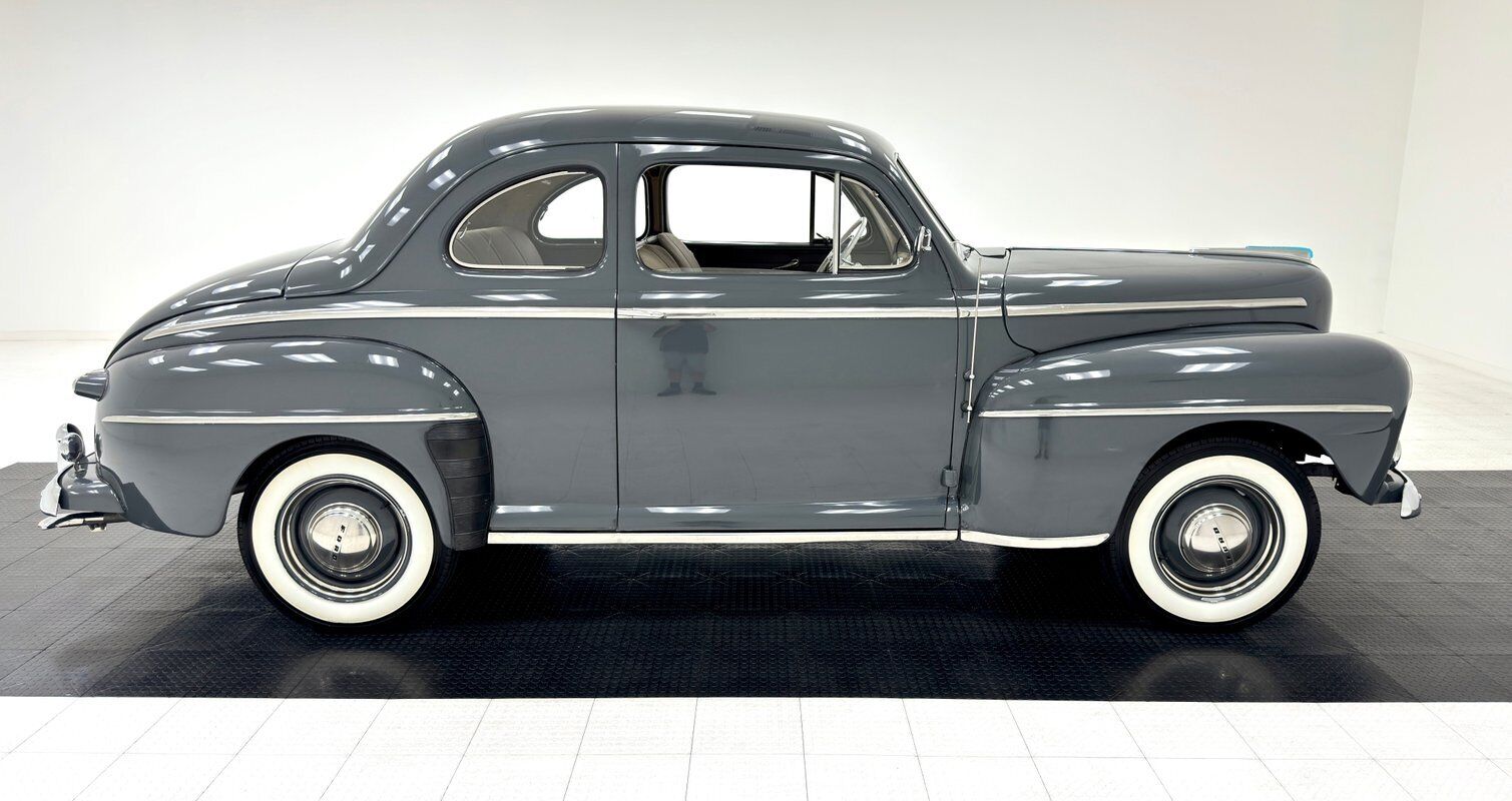 Ford-Super-Deluxe-Coupe-1948-Gray-Tan-4682-5