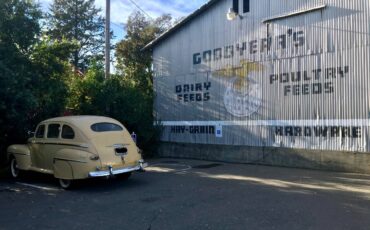 Ford-Super-deluxe-1948-yellow-67592-7