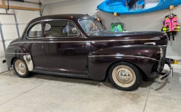 Ford-Super-deluxe-sedan-coupe-1941-black-2029-1