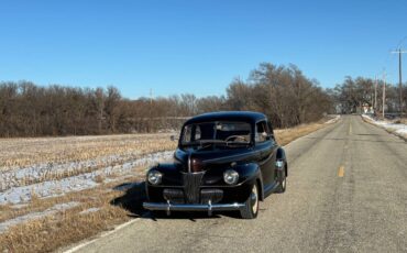 Ford-Super-deluxe-sedan-coupe-1941-black-2029-13