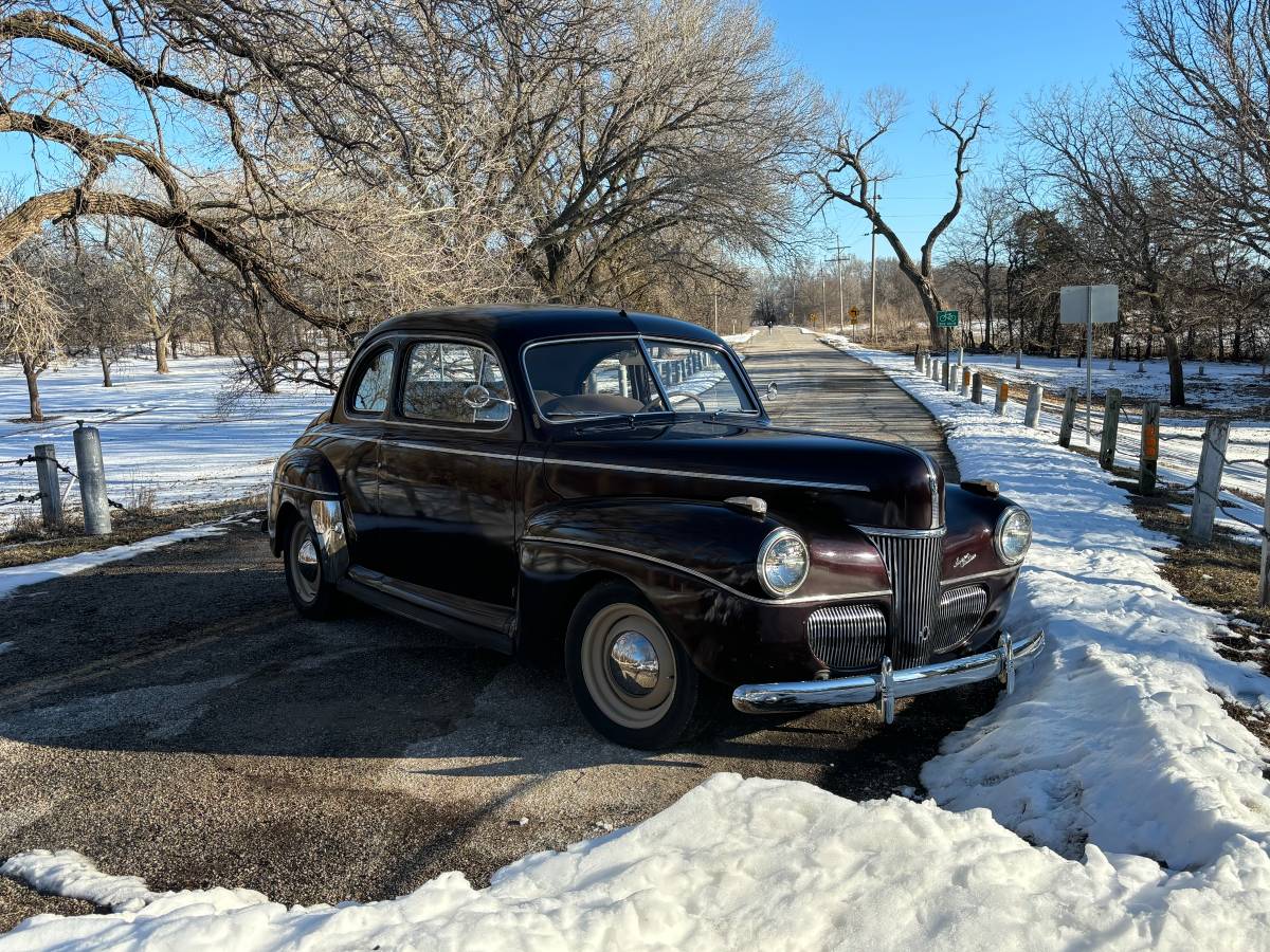 Ford-Super-deluxe-sedan-coupe-1941-black-2029-18