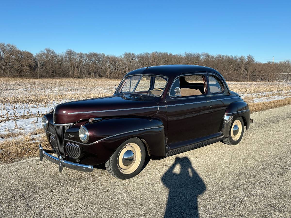 Ford-Super-deluxe-sedan-coupe-1941-black-2029-21