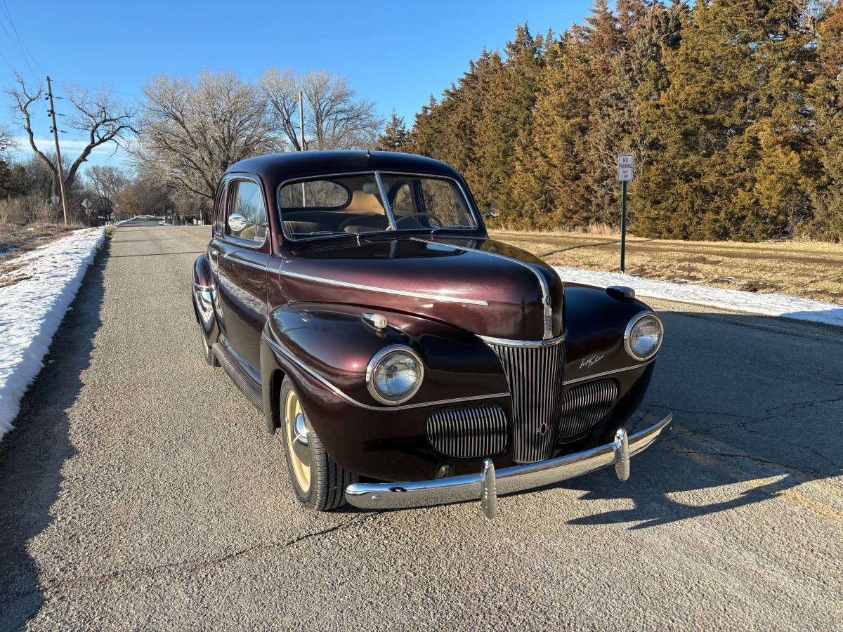 Ford-Super-deluxe-sedan-coupe-1941-black-2029-22