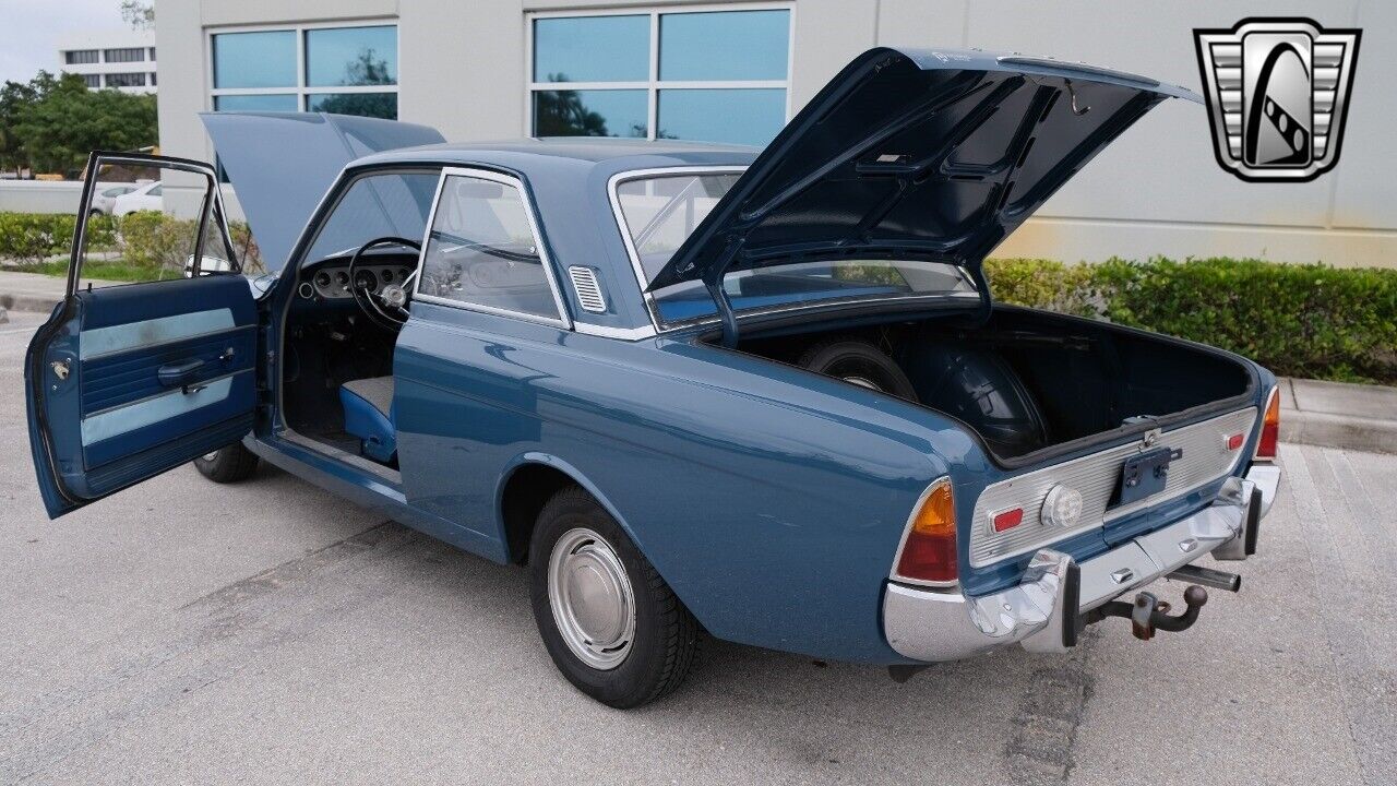 Ford-Taurus-1966-Blue-Blue-41635-10