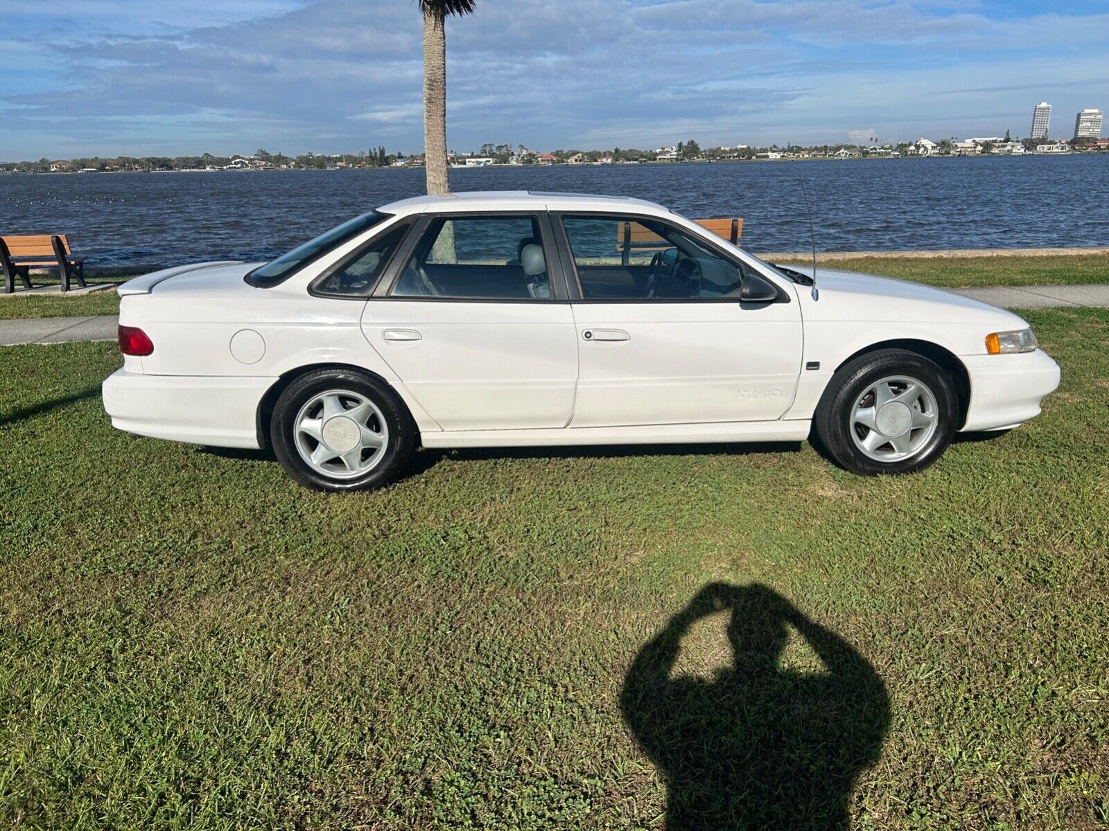 Ford-Taurus-Berline-1994-White-96305-3