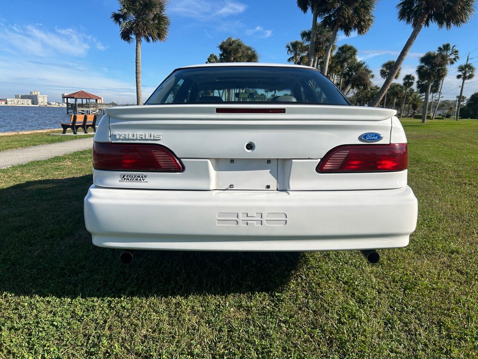 Ford-Taurus-Berline-1994-White-96305-5