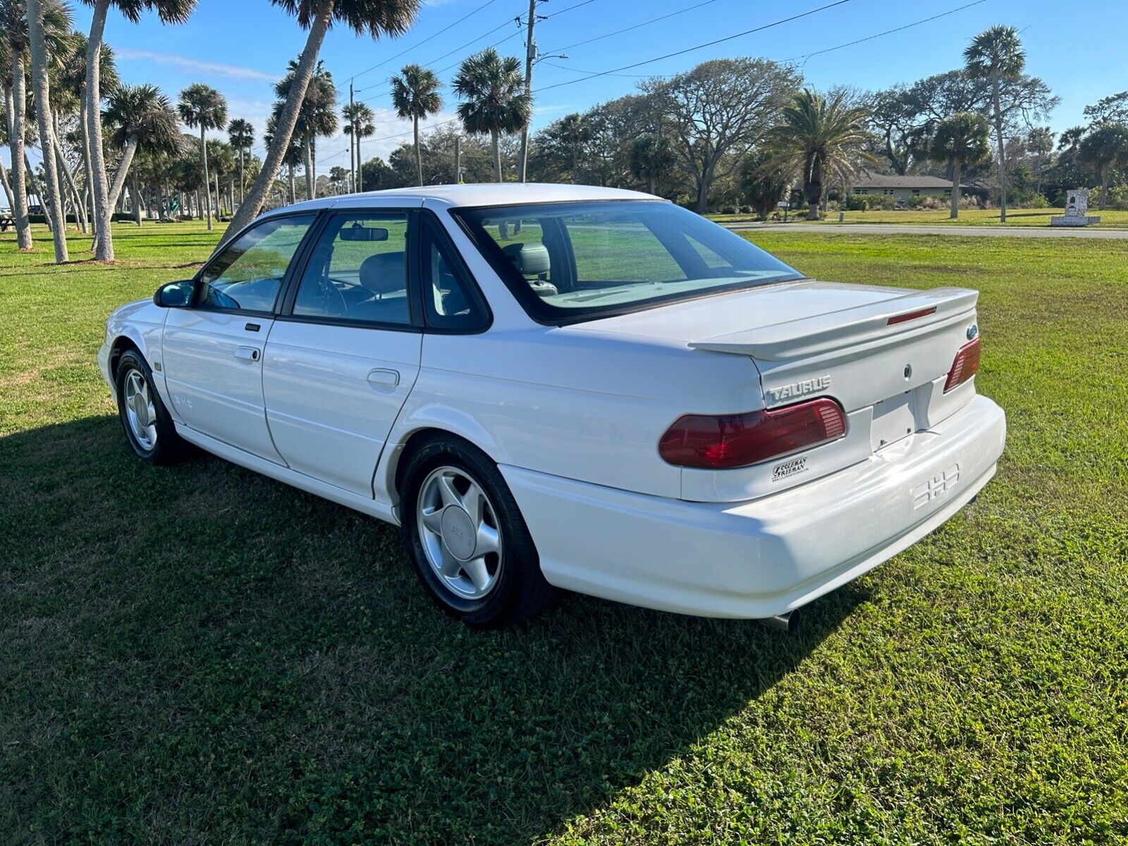 Ford-Taurus-Berline-1994-White-96305-6