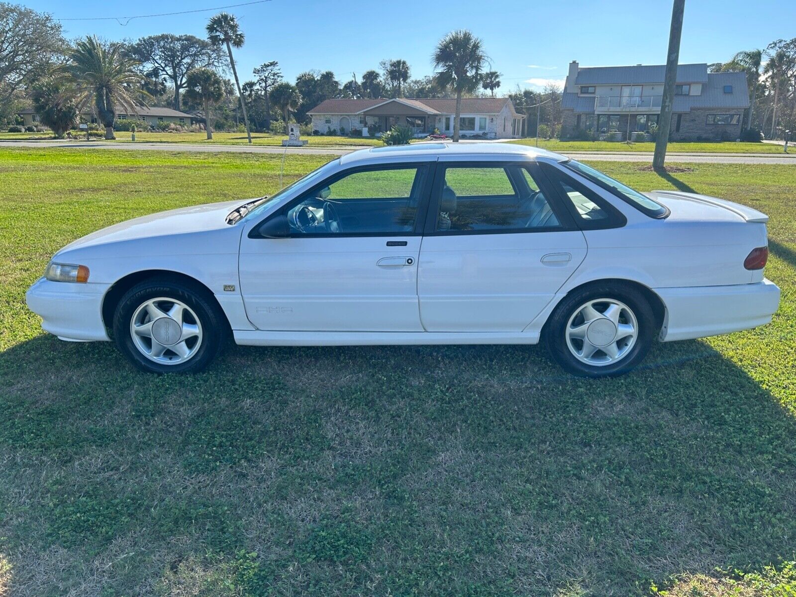 Ford-Taurus-Berline-1994-White-96305-7