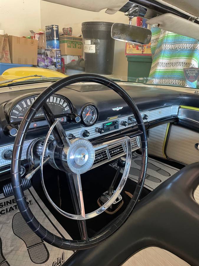 Ford-Thunderbird-1956-yellow-53108-2