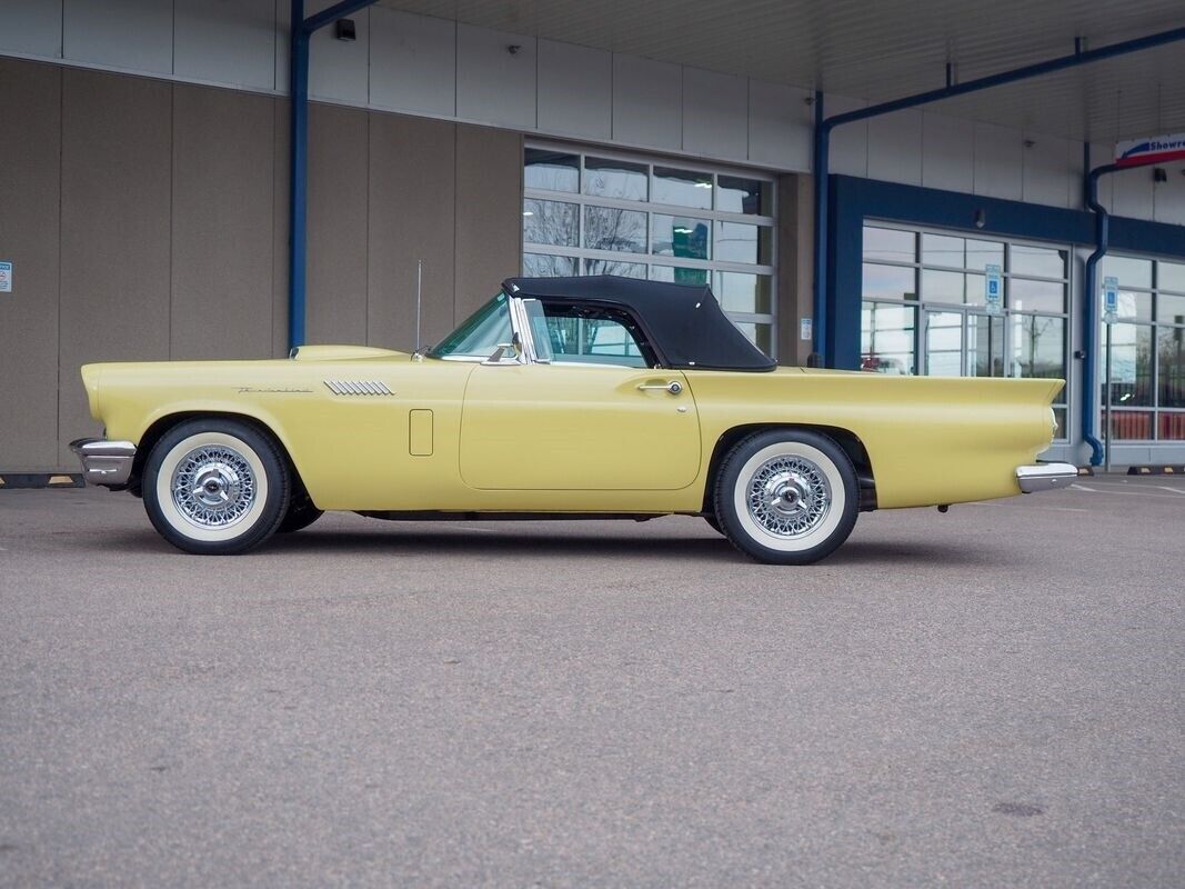 Ford-Thunderbird-1957-Yellow-Black-18073-8