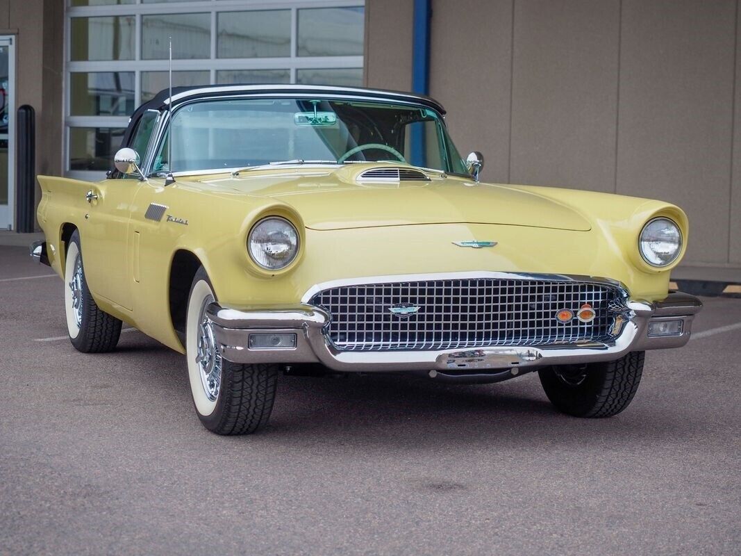 Ford-Thunderbird-1957-Yellow-Black-18073-9