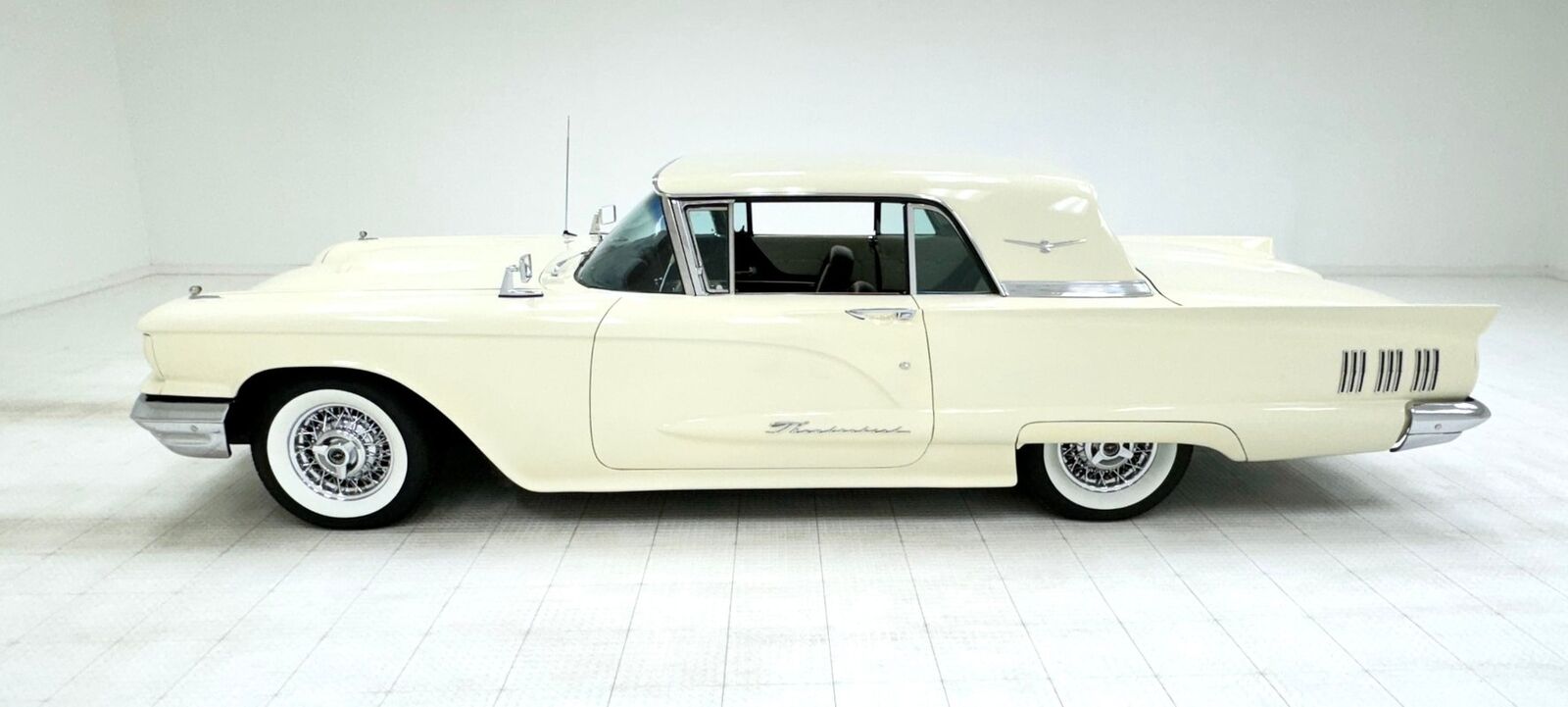 Ford-Thunderbird-1960-White-Black-37993-1