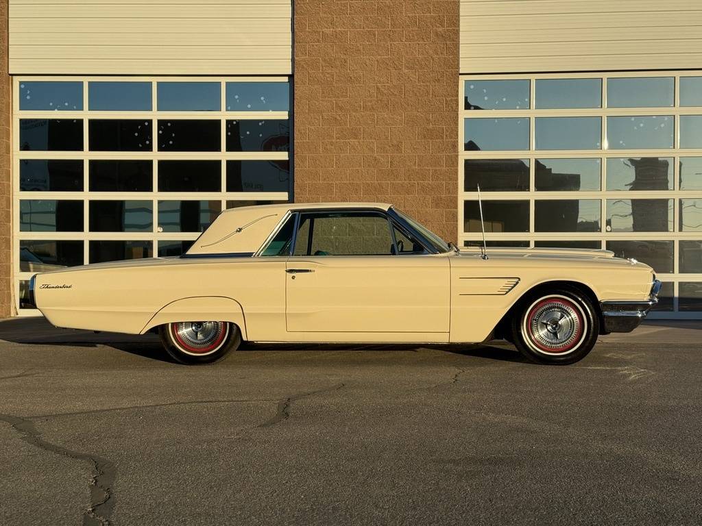 Ford-Thunderbird-1965-white-94237-1