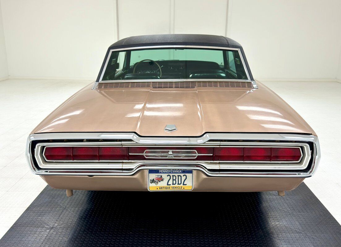 Ford-Thunderbird-1966-Sundust-Beige-Black-137736-3