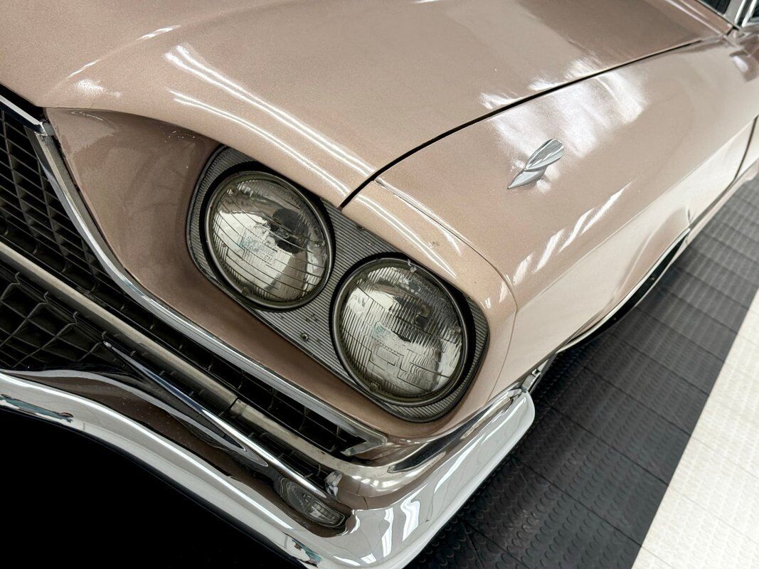 Ford-Thunderbird-1966-Sundust-Beige-Black-137736-9