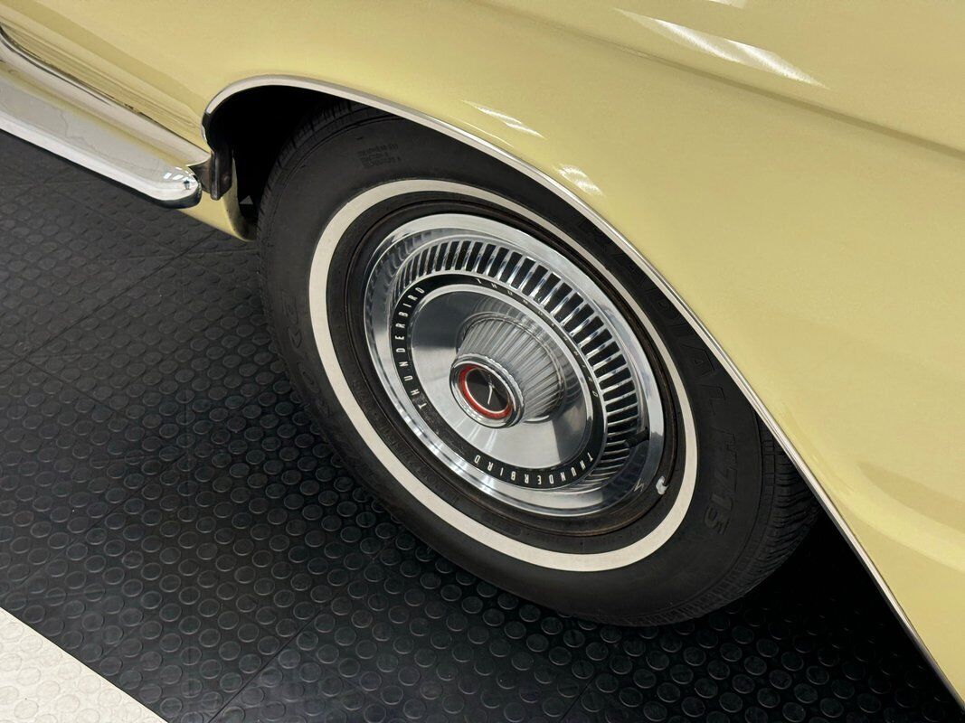 Ford-Thunderbird-1966-Yellow-Black-157650-11