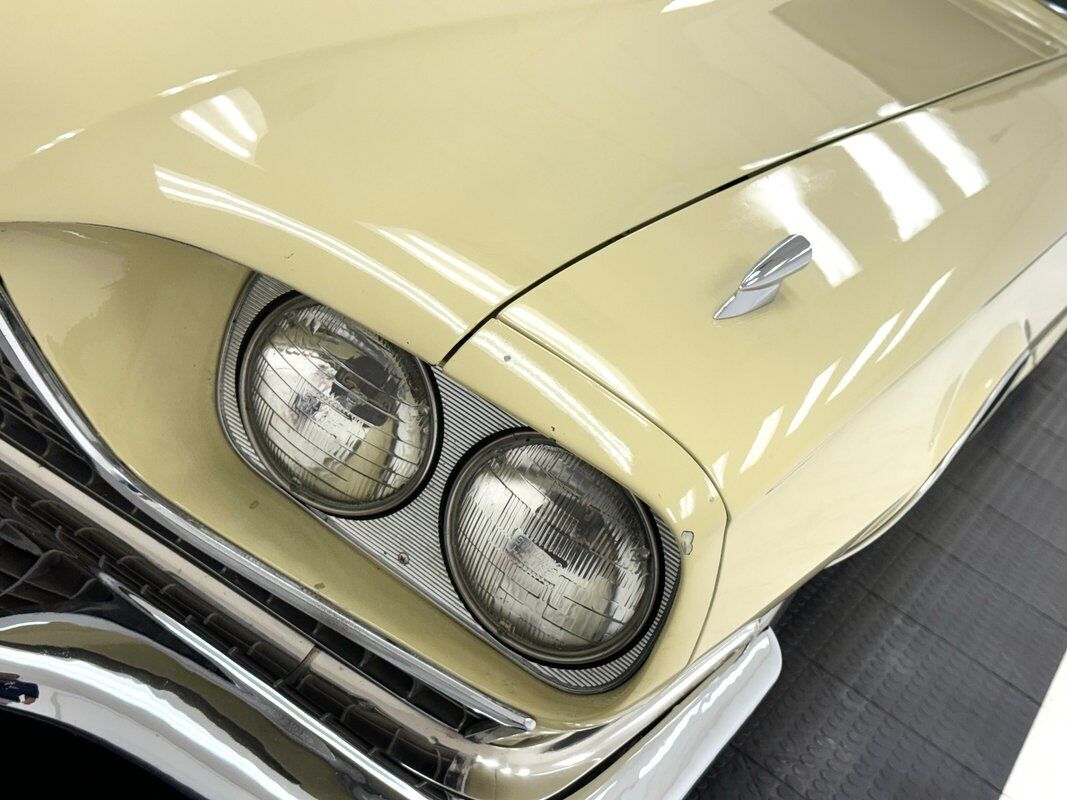 Ford-Thunderbird-1966-Yellow-Black-157650-9