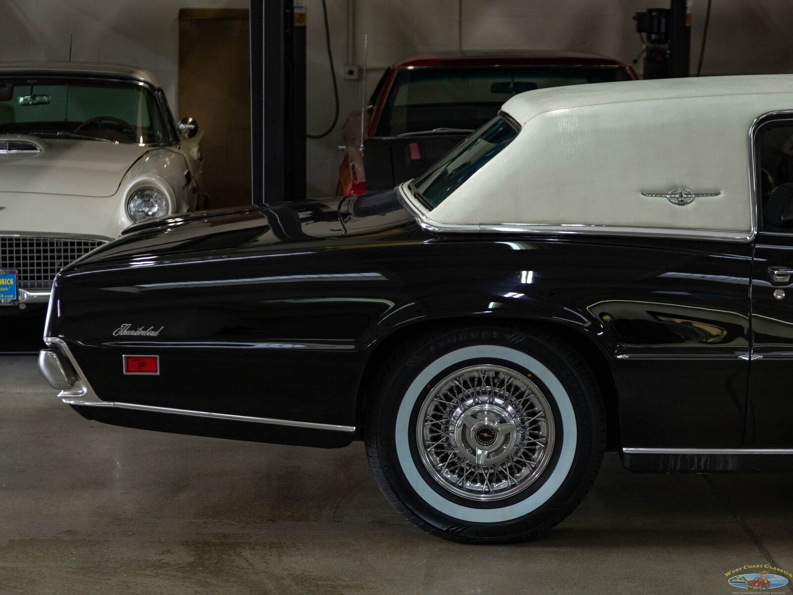 Ford-Thunderbird-1971-Black-Black-100658-1