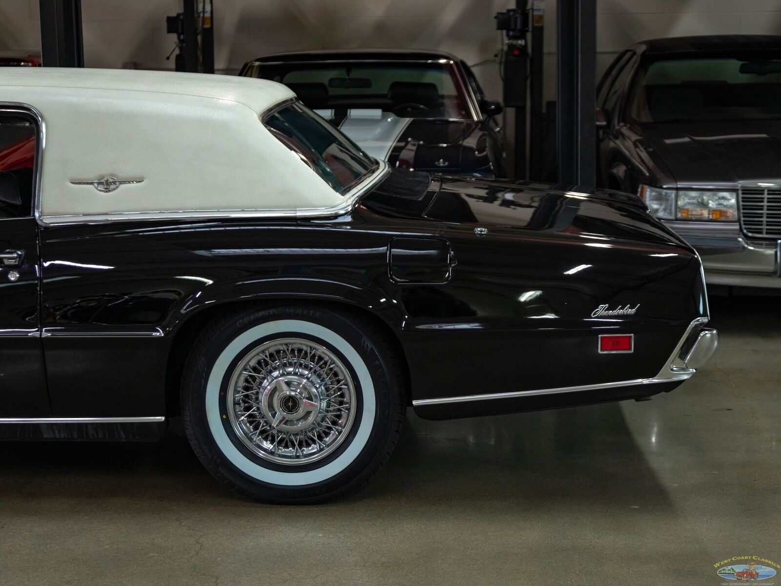 Ford-Thunderbird-1971-Black-Black-100658-6