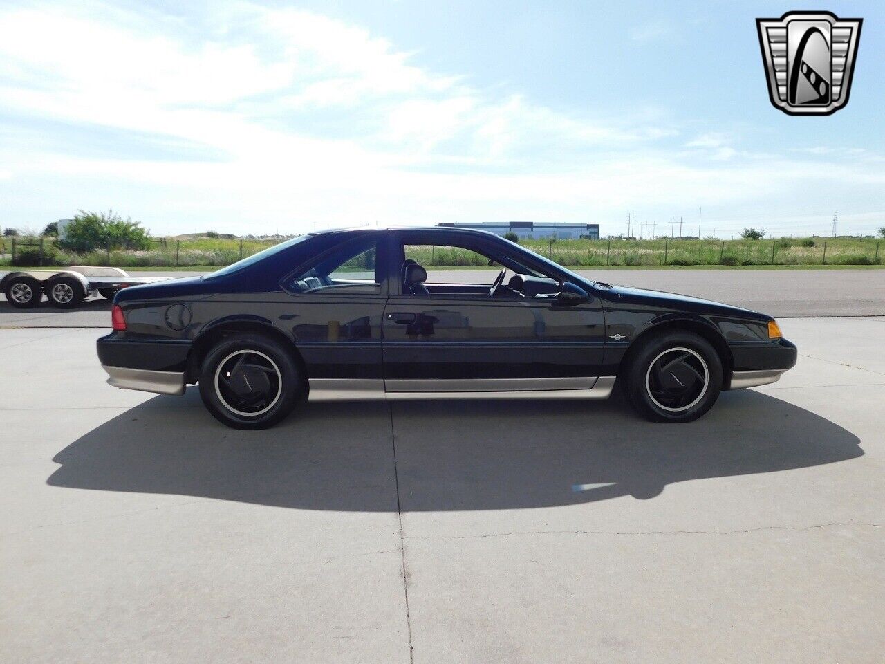 Ford-Thunderbird-1990-Black-Charcoal-154943-2