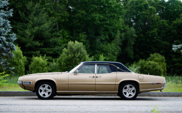 Ford-Thunderbird-Berline-1968-Gold-Black-82077-1