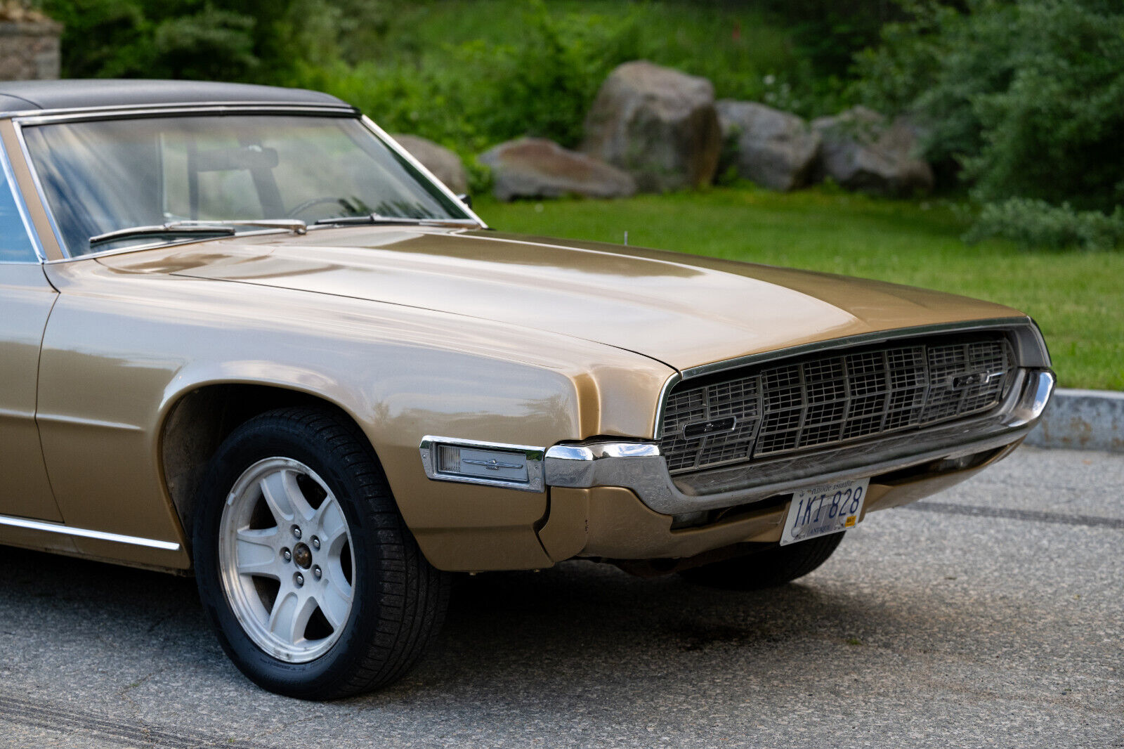 Ford-Thunderbird-Berline-1968-Gold-Black-82077-13