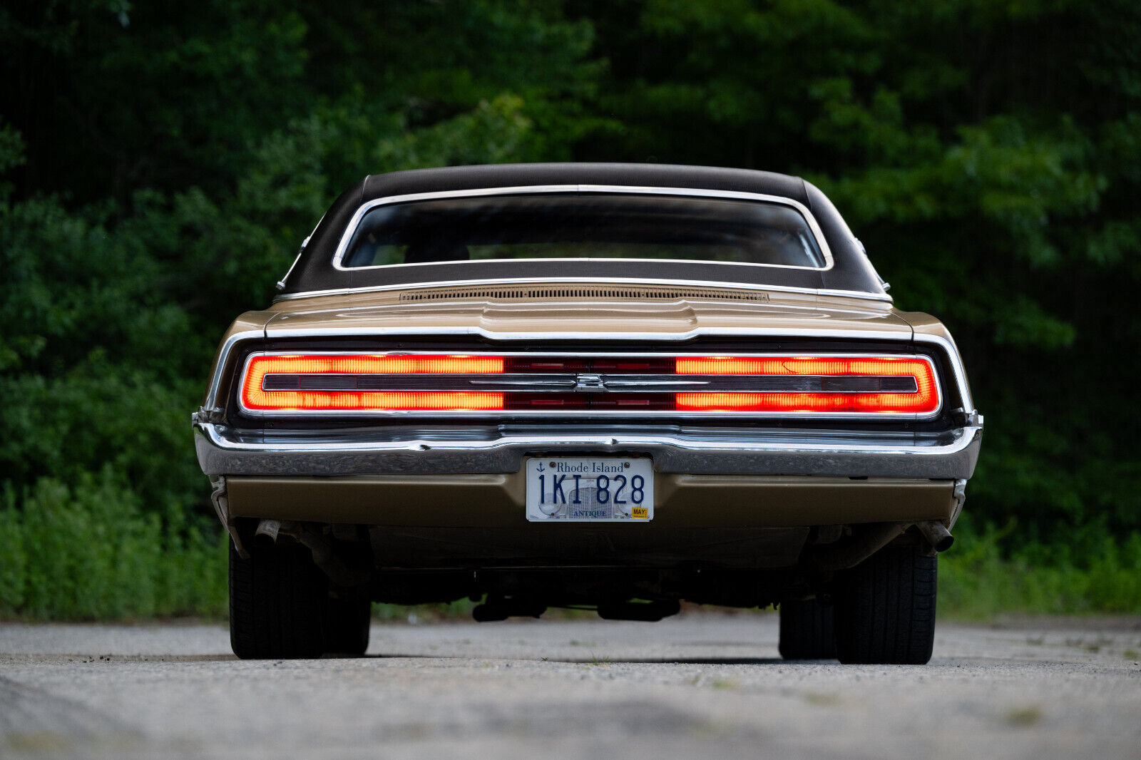 Ford-Thunderbird-Berline-1968-Gold-Black-82077-15