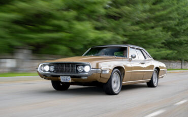 Ford-Thunderbird-Berline-1968-Gold-Black-82077-3