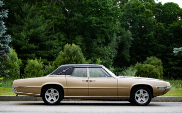 Ford-Thunderbird-Berline-1968-Gold-Black-82077-6