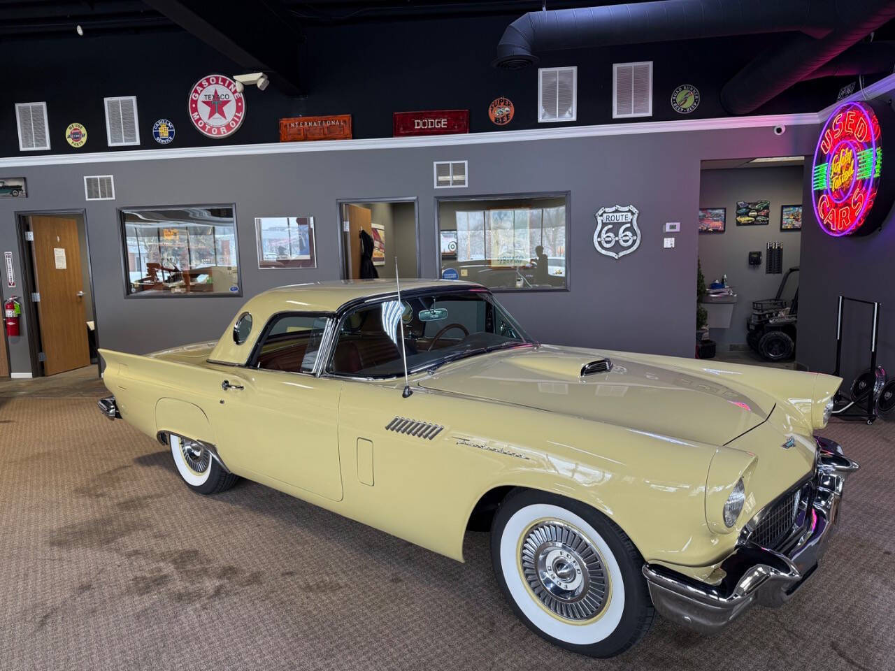 Ford-Thunderbird-Cabriolet-1957-Gold-Brown-99395-2