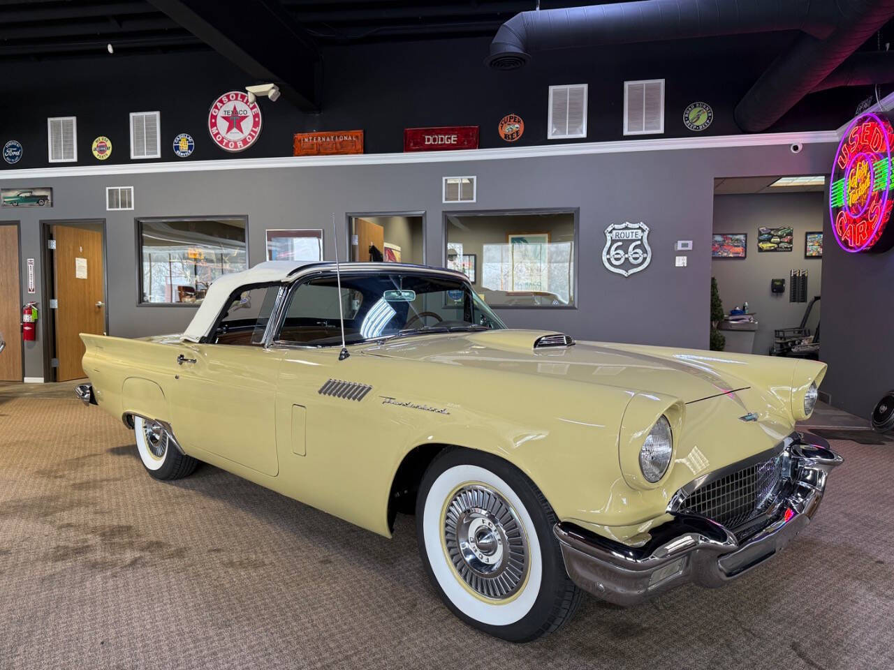 Ford-Thunderbird-Cabriolet-1957-Gold-Brown-99395-20