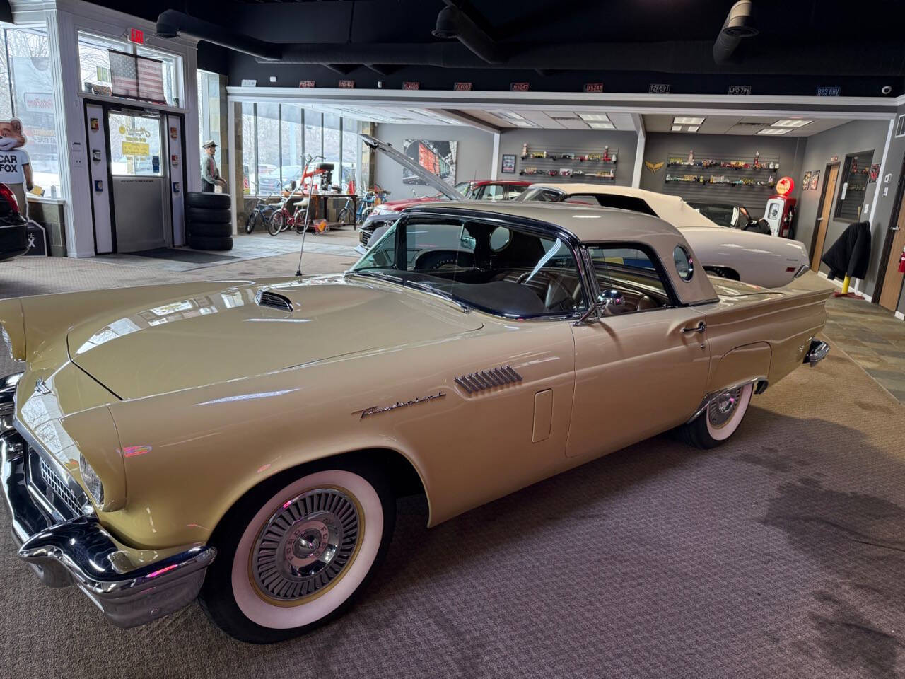 Ford-Thunderbird-Cabriolet-1957-Gold-Brown-99395-9