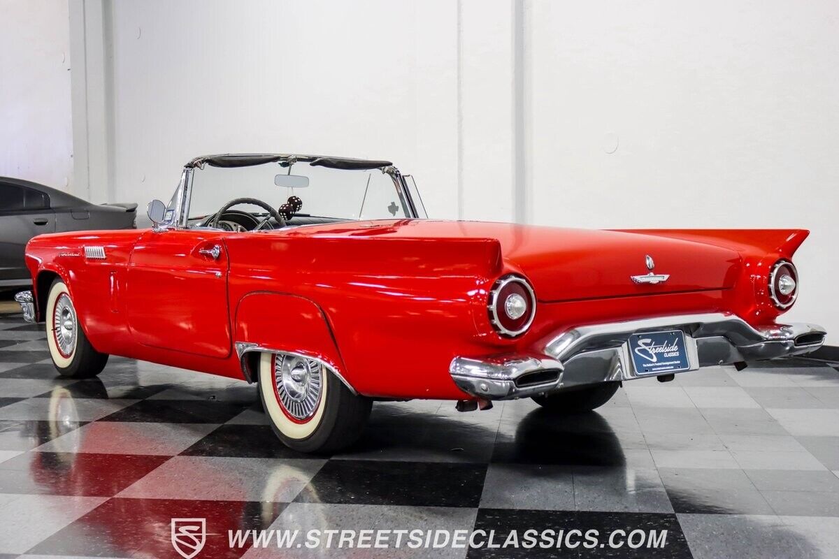 Ford-Thunderbird-Cabriolet-1957-Red-Black-21646-8