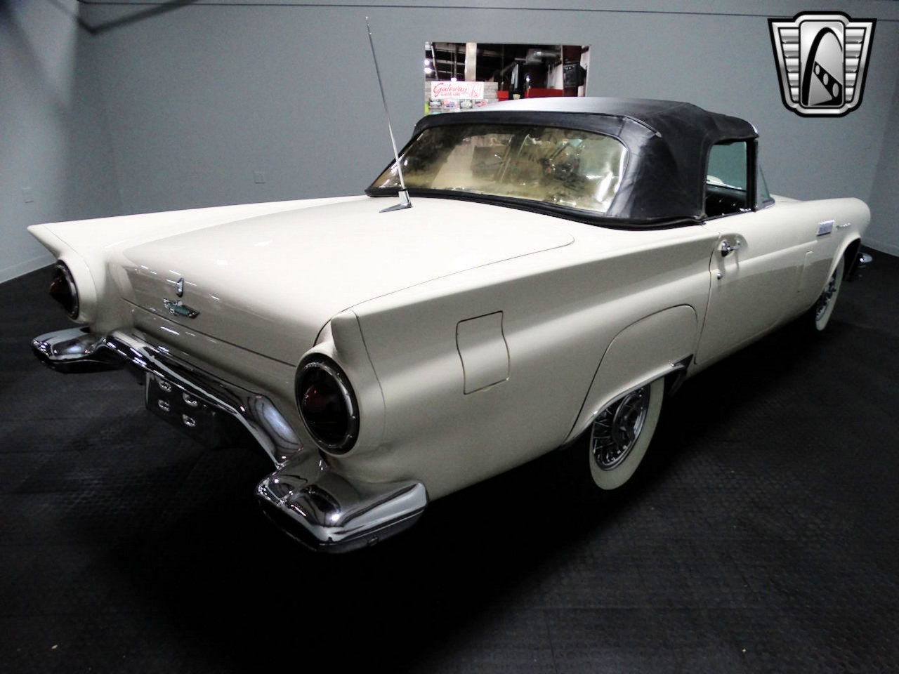 Ford-Thunderbird-Cabriolet-1957-White-Black-77117-11