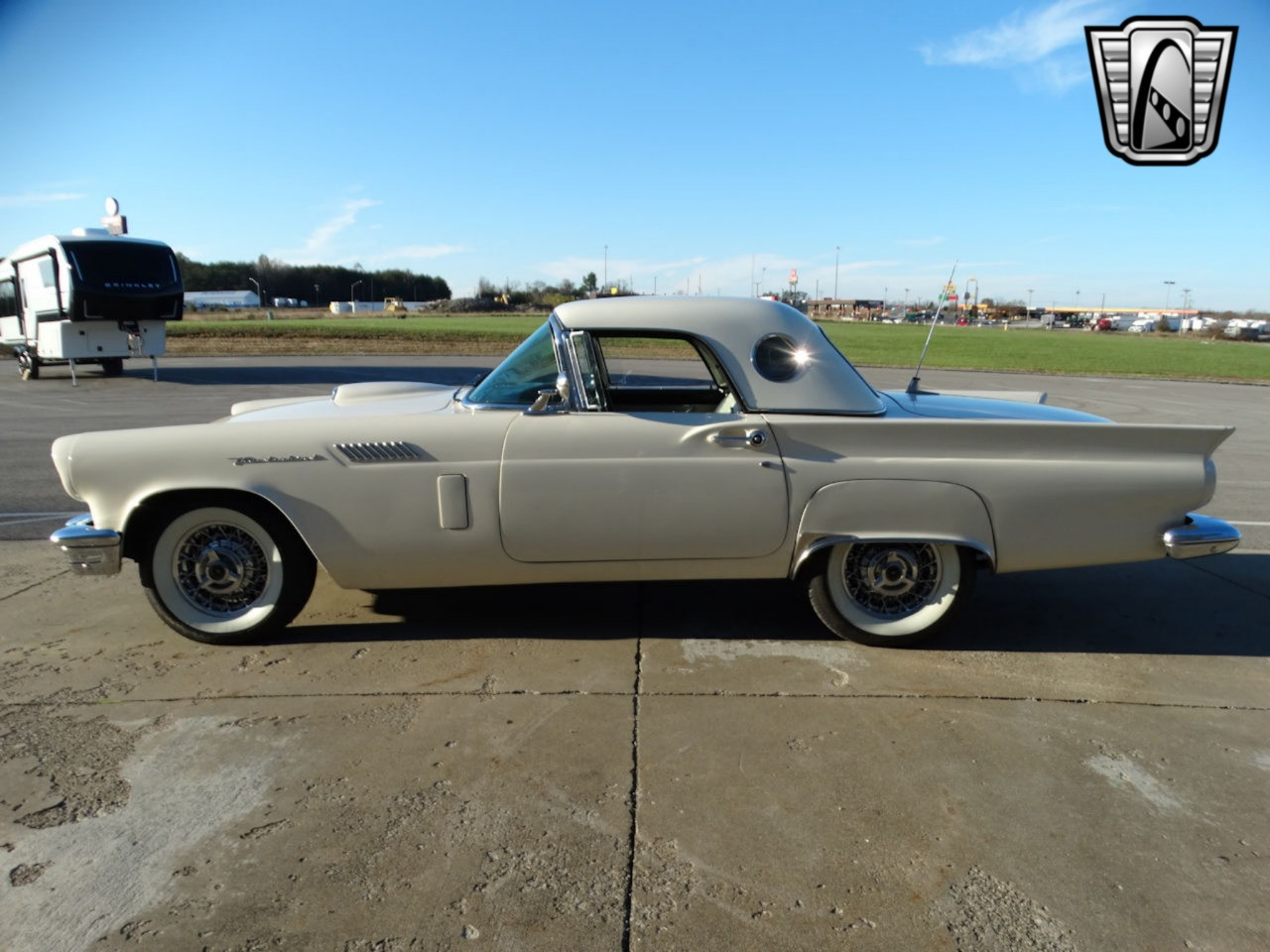 Ford-Thunderbird-Cabriolet-1957-White-Black-77117-3