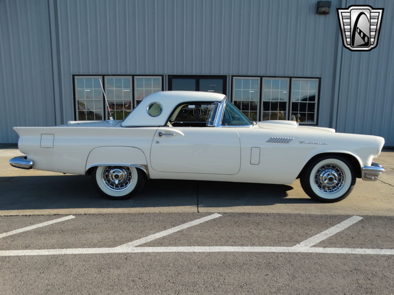 Ford-Thunderbird-Cabriolet-1957-White-Black-77117-7