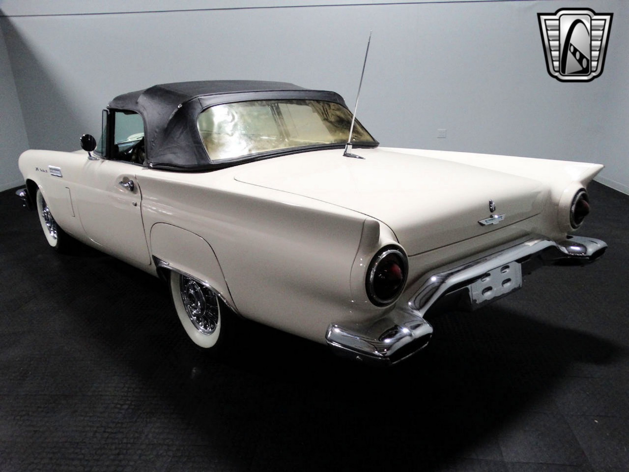 Ford-Thunderbird-Cabriolet-1957-White-Black-77117-9