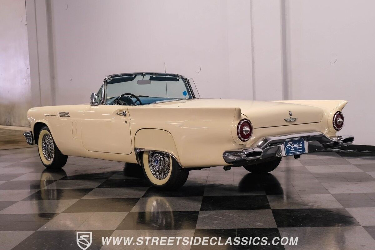 Ford-Thunderbird-Cabriolet-1957-White-Blue-4900-7