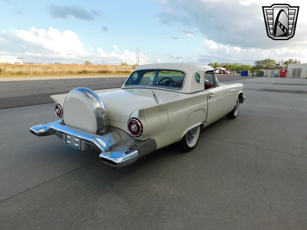 Ford-Thunderbird-Cabriolet-1957-White-Red-154730-7