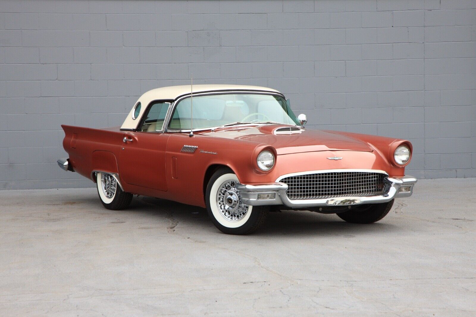 Ford-Thunderbird-Cabriolet-1957-copper-White-99999-1