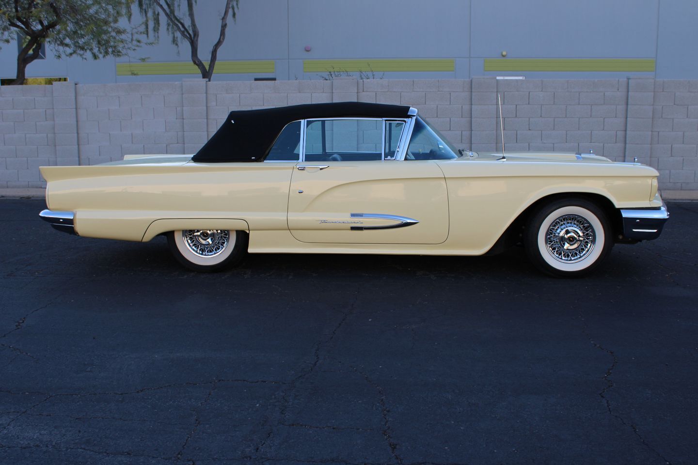 Ford-Thunderbird-Cabriolet-1959-Yellow-Black-35061-1